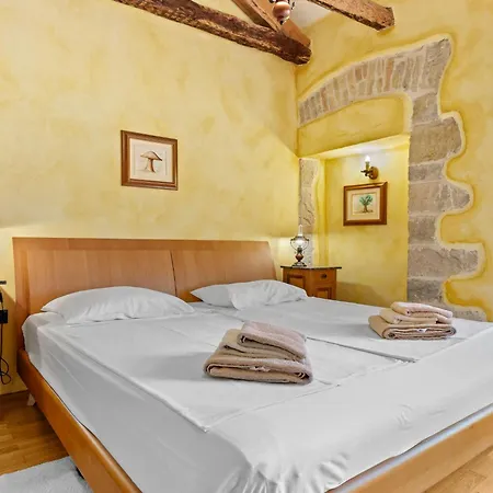 Franz By Interhome Potpićan